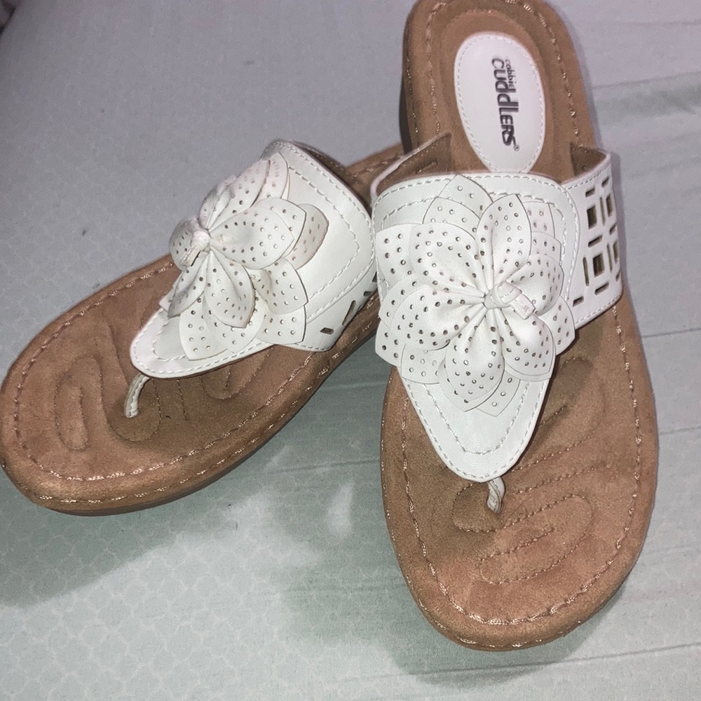 Cobbie Cuddlers White Leather Sandals